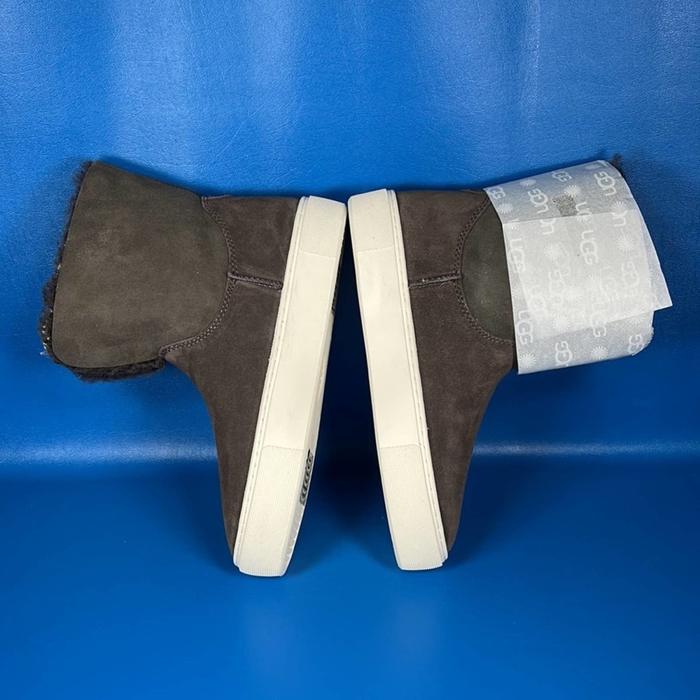 Ugg Lynus Pull On Booties - Thunder Cloud Suede -… - image 6